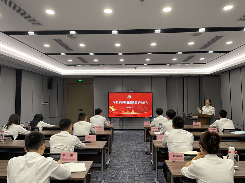 4 ��ѡ��ɫ�˶�����������.jpg